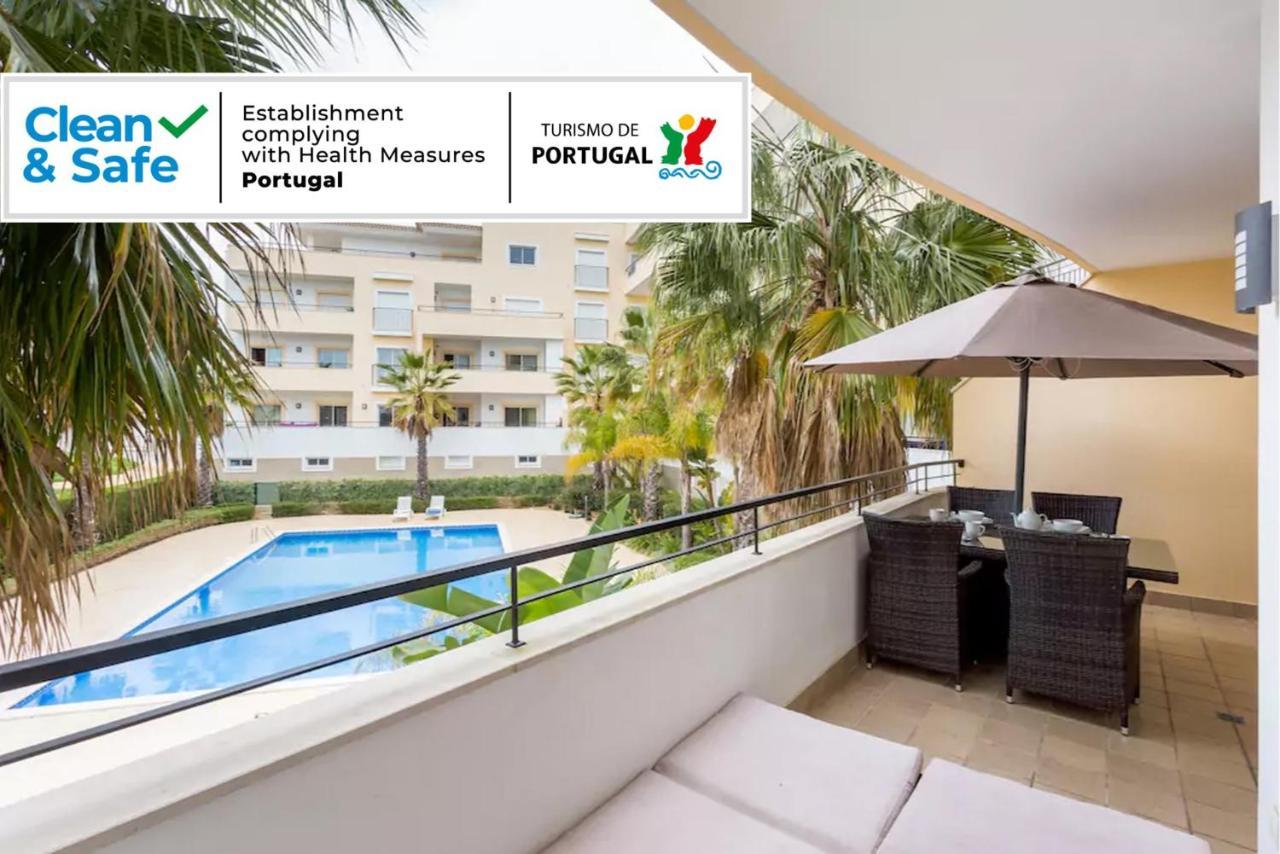 Apartment Spacious With Huge Terrace And Swimming Pool Lagos